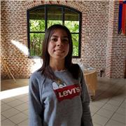 Insegnante ripetizioni diplomata al liceo economico sociale e studentessa al terzo anno di scienze politiche